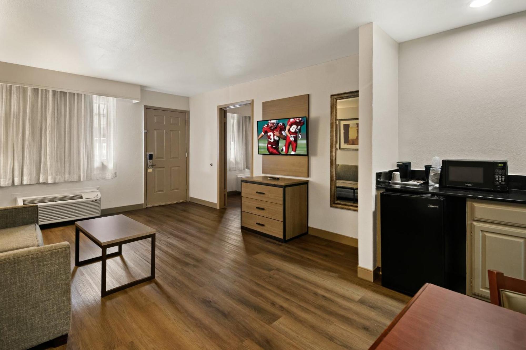 Red Roof Inn & Suites Irving - Dfw Airport South Esterno foto