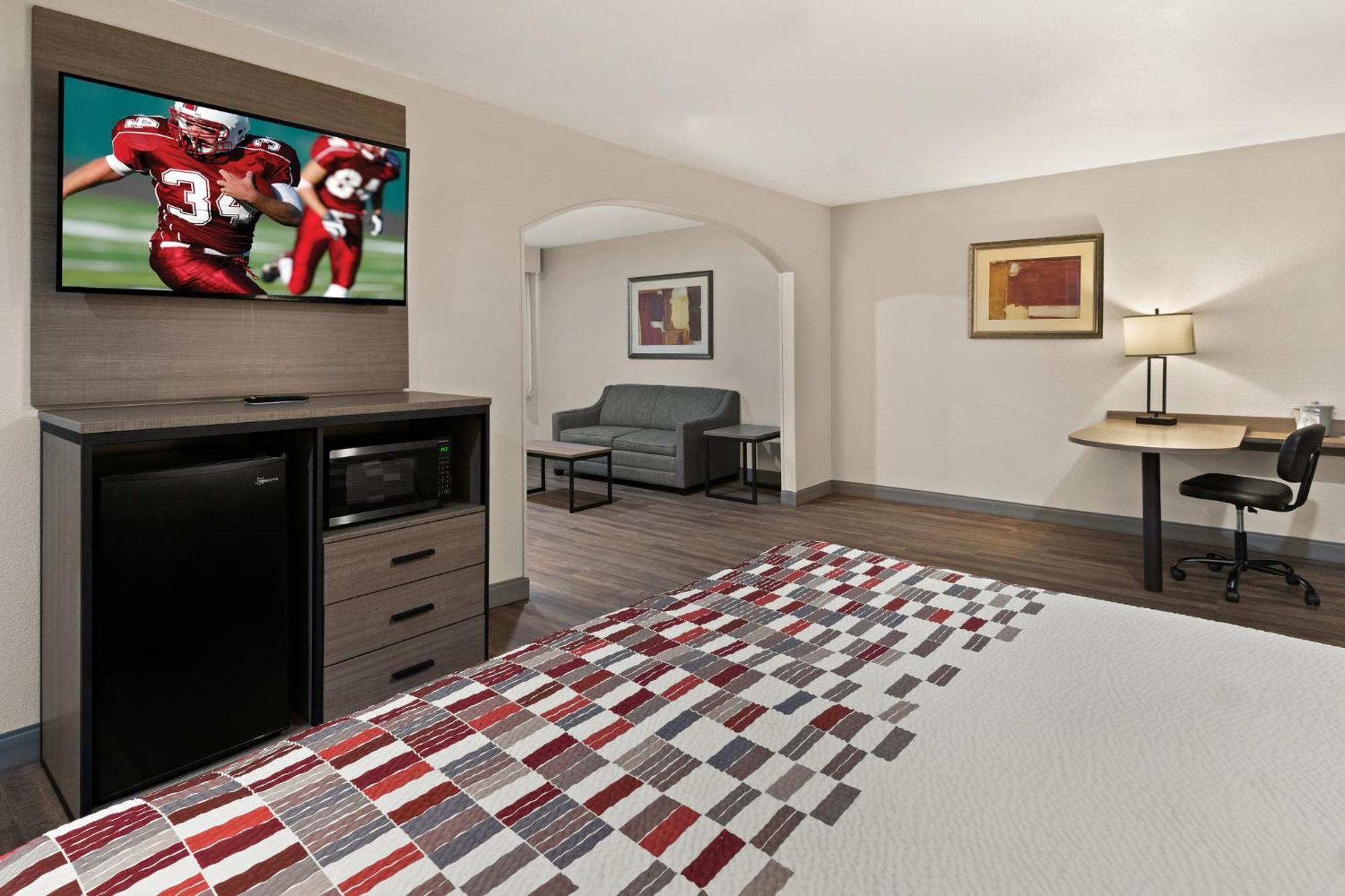 Red Roof Inn & Suites Irving - Dfw Airport South Esterno foto