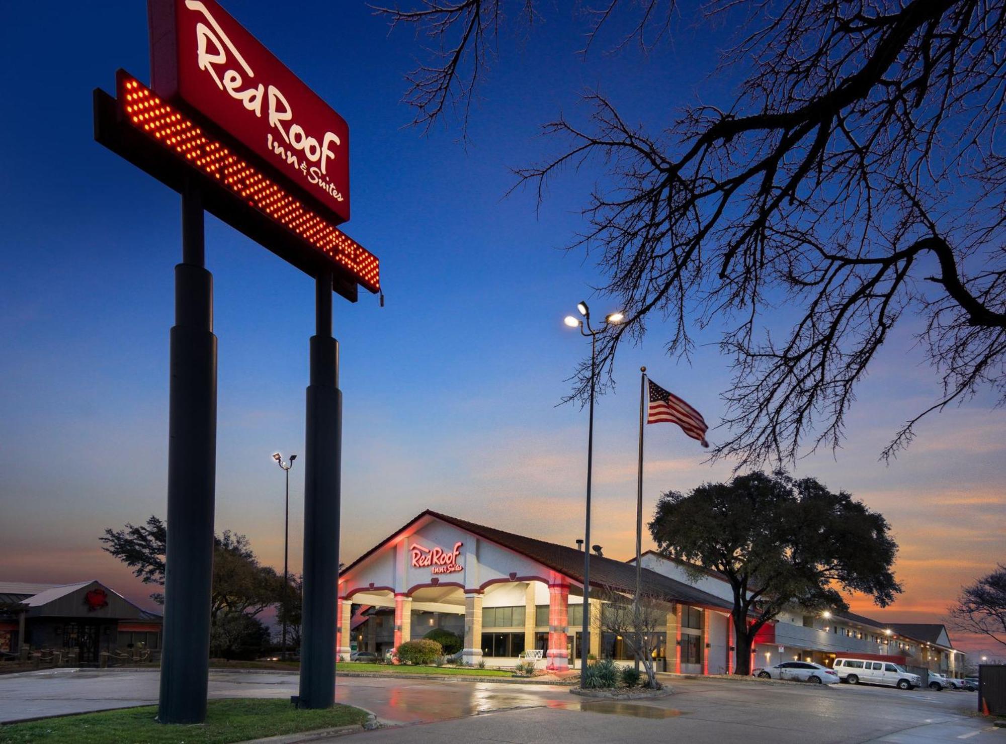 Red Roof Inn & Suites Irving - Dfw Airport South Esterno foto