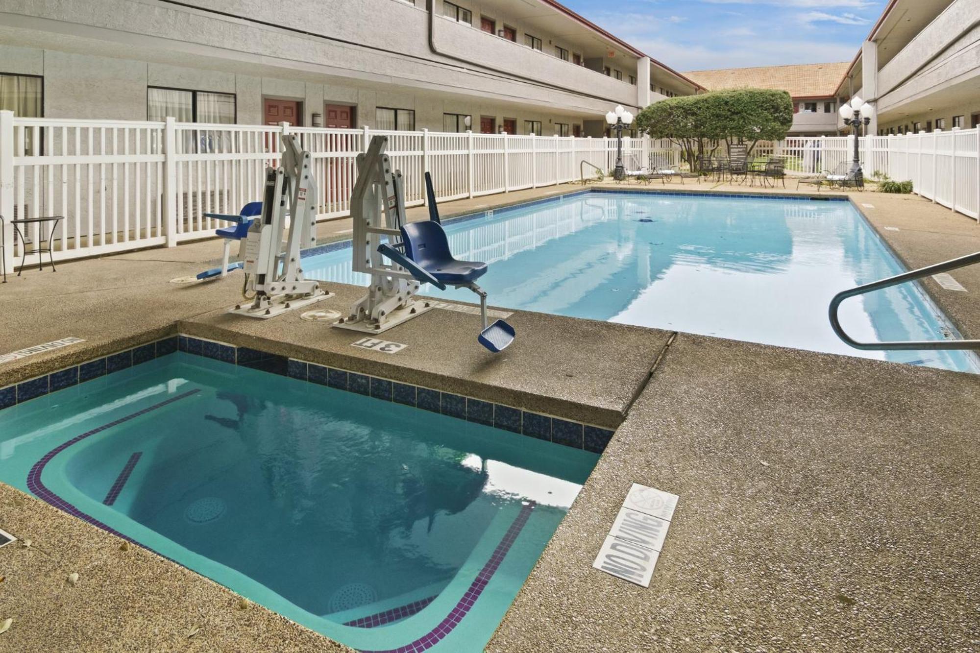 Red Roof Inn & Suites Irving - Dfw Airport South Esterno foto