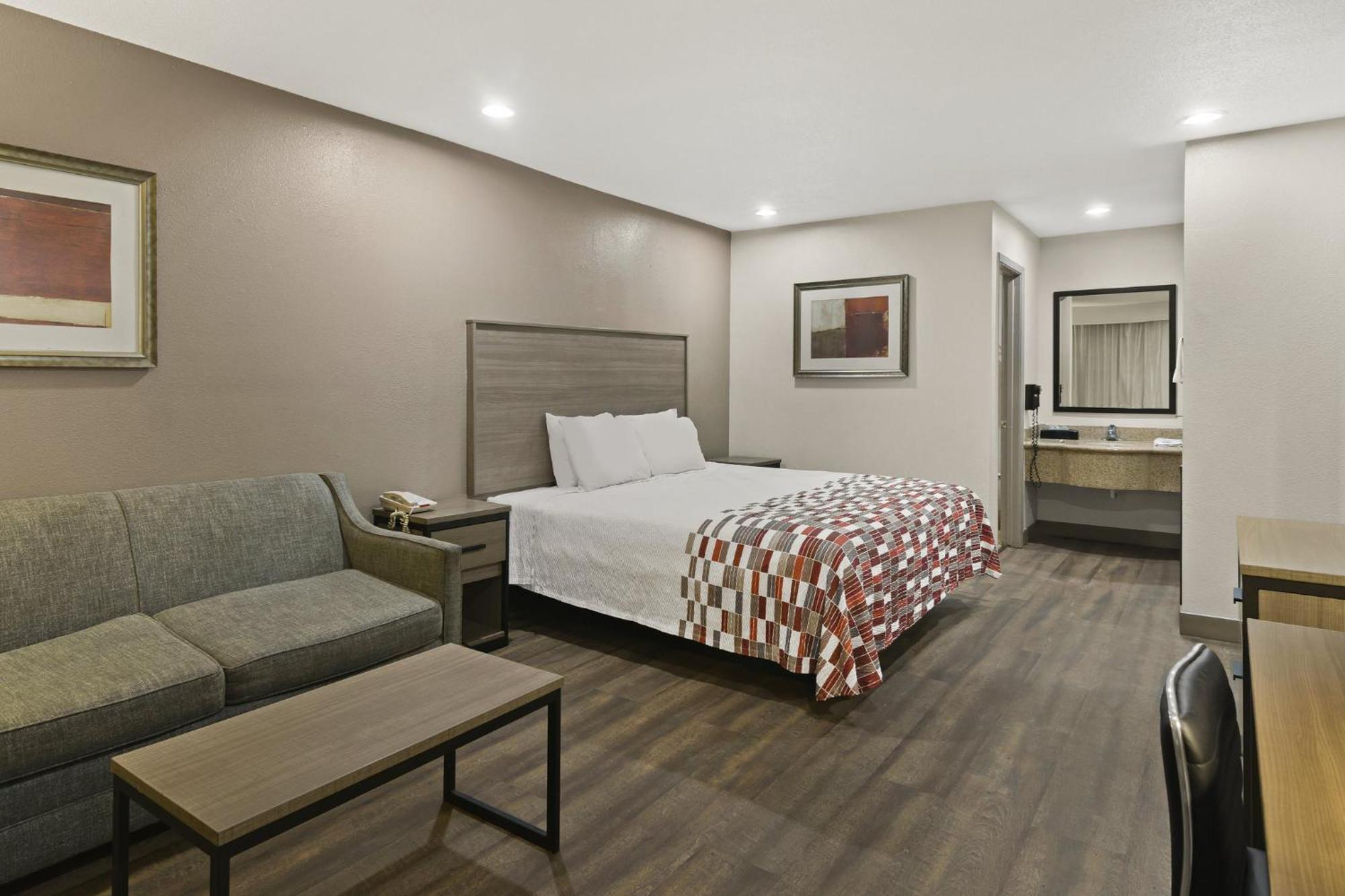 Red Roof Inn & Suites Irving - Dfw Airport South Esterno foto